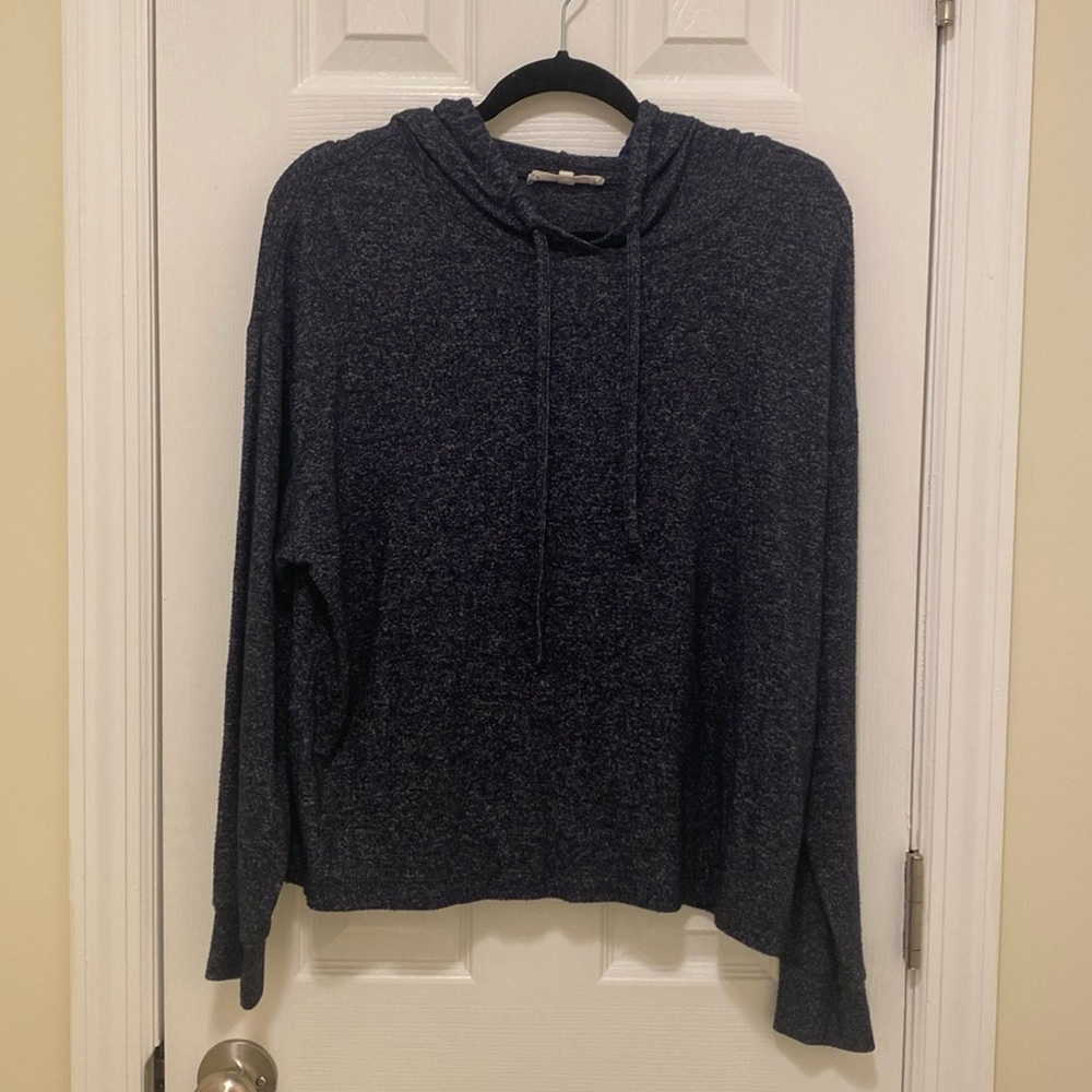 Hooded sweatshirt sweater size small